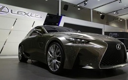 Lexus “trung thành” với lưới tản nhiệt hình con suốt