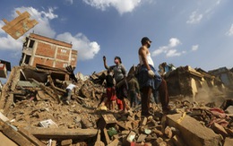 Động đất Nepal: 7.040 người chết, thấy nhiều thi thể du khách nước ngoài