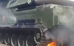 Video bệ phóng tên lửa BUK bốc cháy trong lễ diễu binh