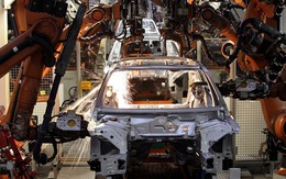 Robot bóp chết người ở nhà máy xe hơi Đức