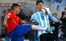 Gia đình Messi và Aguero bị CĐV Chile sỉ vả trên khán đài