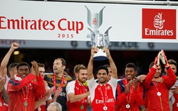 Walcott giúp Arsenal đoạt Emirates Cup