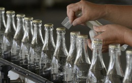 Thu giữ hơn 5.300 chai rượu trộn Viagra Trung Quốc