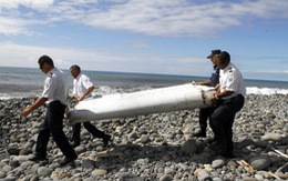 Tìm thấy kinh Koran gần mảnh vỡ của MH370 trên đảo Reunion