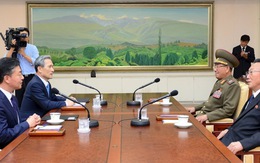 Hàn Quốc tố Triều Tiên bên trong đàm phán, bên ngoài dàn quân