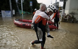 Ảnh, video thành phố Nhật Bản chìm trong biển nước