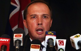 Bộ trưởng di trú Úc xin lỗi vì lỡ miệng