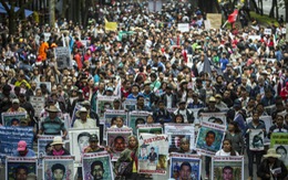 Dân Mexico biểu tình đánh dấu 1 năm vụ mất tích 43 sinh viên