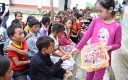 Trung thu ấm cho trẻ em  bản làng người Mông