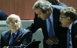 Blatter, Platini và Valcke bị đình chỉ công tác 90 ngày