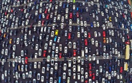 Kẹt xe kinh hoàng, hàng ngàn chiếc xe Trung Quốc bất động