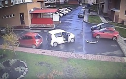 Video bác tài tệ nhất thế giới lái xe
