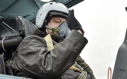 Tổng thống Ukraine bay thử chiến đấu cơ