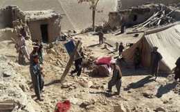 Lợi dụng động đất, Taliban gây chiến ở Afghanistan