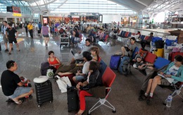 ​Indonesia kéo dài thời gian đóng cửa sân bay vì núi lửa