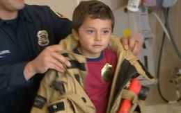 Cậu bé người Mỹ 5 tuổi cứu bà thoát chết cháy