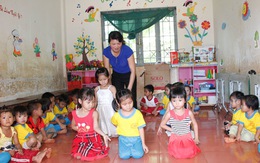 Đắk Lắk: Lớp mầm non 15 năm học ké hội trường thôn