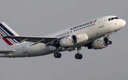 Máy bay đi Paris bị dọa bom phải đáp xuống Canada