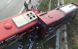 Xe khách đâm nhau trên cao tốc Nội Bài - Lào Cai