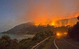 ​Hơn 100 ngôi nhà ở Úc bị thiêu rụi vì cháy rừng