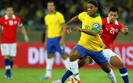 Ronaldinho cùng các  cựu danh thủ Brazil sang VN