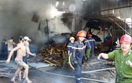 Cháy công ty gỗ hàng ngàn mét vuông, thiệt hại hơn hai tỉ
