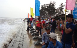 Tắm biển dịp tết tại bãi Ba Động, hai người thiệt mạng