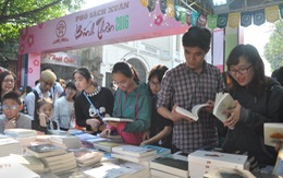 Phố sách xuân Hà Nội đạt doanh thu 4 tỉ đồng