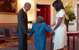 Xem clip vợ chồng Obama nhảy với cụ bà 106 tuổi tại Nhà Trắng