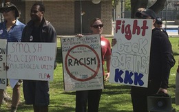 Bốn người bị đâm tại cuộc tuần hành của KKK ở Mỹ