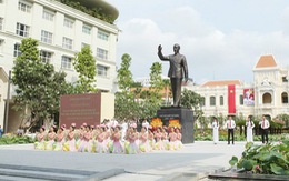 ​TP.HCM bảo dưỡng định kỳ tượng đài Chủ tịch Hồ Chí Minh