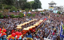 ​Hàng ngàn người dự lễ hội Quán Thế Âm