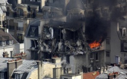 Nổ lớn tại chung cư Paris, 17 người bị thương