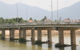 ​Sông Cái Nha Trang cạn nước, ngừng trôi