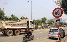 Hàng loạt biển báo "vượt rào" bị Đà Nẵng tháo bớt