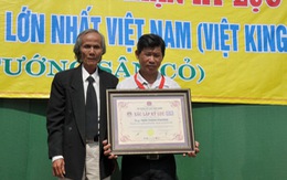 “Hai lúa” chế bộ cờ tướng lớn nhất Việt Nam