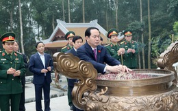 Chủ tịch nước dâng hương tưởng niệm Bác Hồ