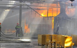 Cháy rụi xưởng gỗ 8.000 m2, thiệt hại hàng tỉ đồng