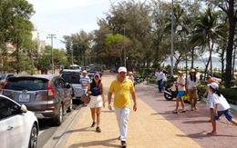 Khoảng 100.000 du khách đổ về Bình Thuận nghỉ lễ