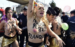 Phụ nữ cởi trần biểu tình ngày 1-5 ở Pháp bị bắt
