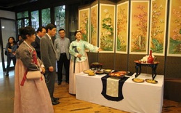 ​Triển lãm “Seoul xưa và tranh dân gian truyền thống Hàn Quốc”