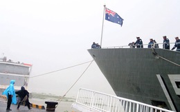 Tàu hải quân hoàng gia Úc thăm TP.HCM