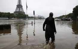 Nước sông Seine dâng cao, bảo tàng Louvre đóng cửa