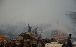 Chưa dập tắt được đám cháy khu công nghiệp Trảng Bàng