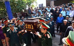 Hàng ngàn quân nhân, đồng bào dự lễ tang phi công Trần Quang Khải