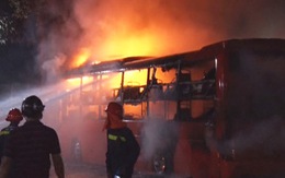 Cháy xe khách Kim Hoàng, hàng chục hành khách bỏ chạy