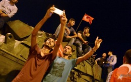 Đảo chính ở Thổ Nhĩ Kỳ bất thành, hơn 1.500 người bị bắt