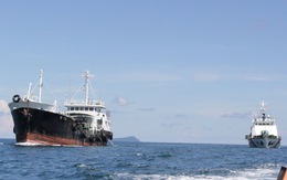 Cảnh sát biển bắt tàu nước ngoài buôn lậu dầu