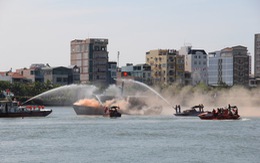 Việt Nam - Hoa Kỳ diễn tập cứu nạn trên sông Hàn