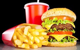 ​Sức khỏe của bạn: Làm sao để trẻ nói không với fast food?